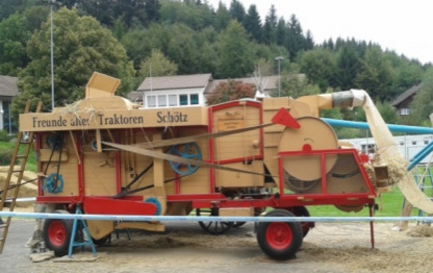 Die Dreschmaschine der «Freunde alter Traktoren». (Bilder zVg)