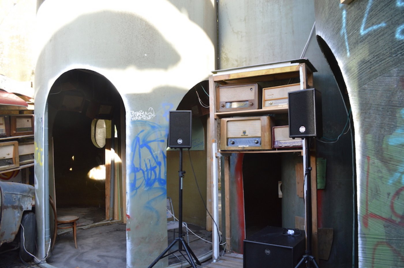 Mit dem Experiment "SiloSolos" setzte das Künstlerduo die spezielle Akustik im Silo in Szene.