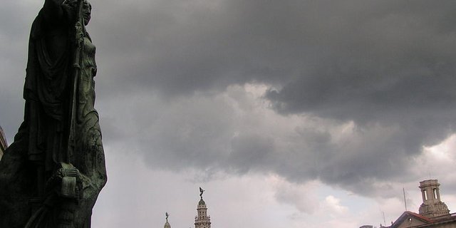 Auf Kuba (hier die Hauptstadt Havanna) entsteht ein Boden-Beobachtungsnetz nach Schweizer Vorbild. (Bild: Ma-nu)