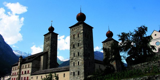 Das Stockalperschloss, das Wahrzeichen von Brig, Ausgangspunkt zu spannenden Naturexkursionen.