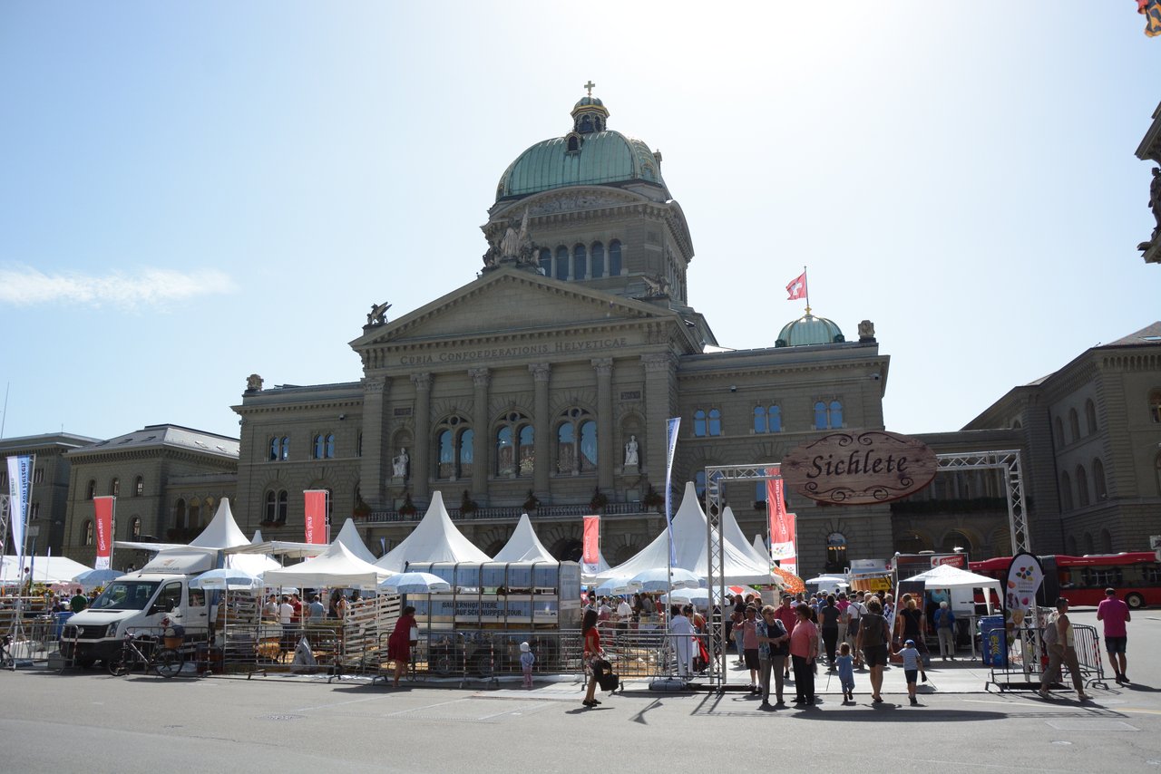 Auf dem Bundesplatz fand die traditionelle Sichlete des Berner Bauernverbands statt.