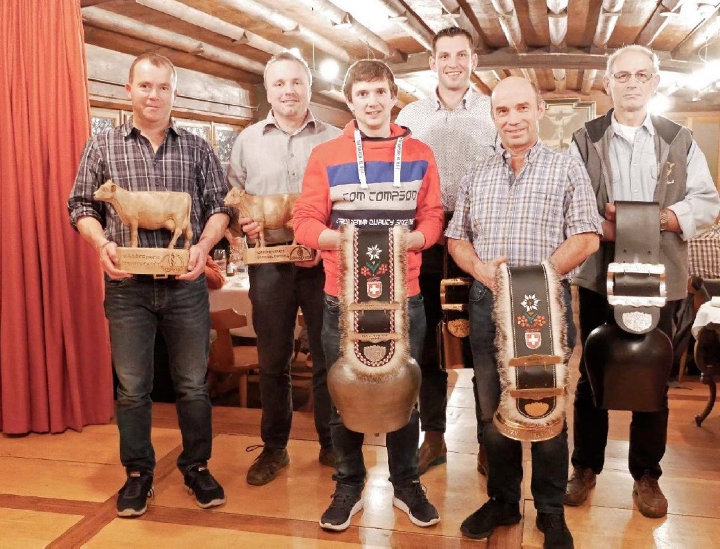 Die ausgezeichneten Betriebsleiter: Romeo Wildhaber, Stefan Looser, Andreas Ackermann, Felix Würth, Stefan Koster, Ernst Brühlmann. (Bild zVg)