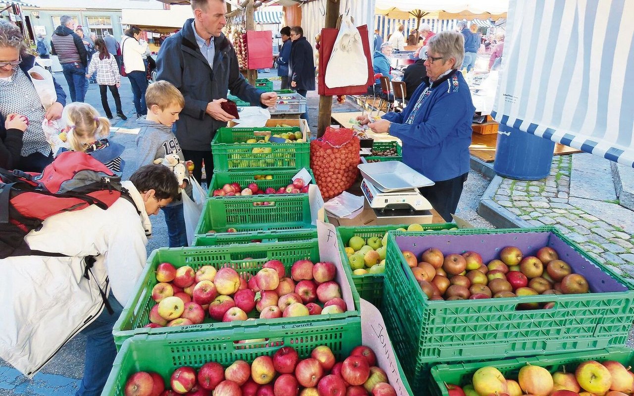 An Bauernmärkten kommen Stadt und Land miteinander ins Gespräch.