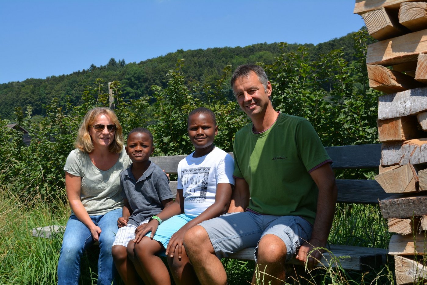 Von den Pariser Banlieues ins Luzerner Seetal: Der Hof Rebhalde von Ruth Elmiger und Thomas Moser bietet für die Jungs ein willkommenes Kontrastprogramm.
