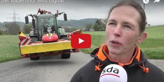 Mehr Entlastung und wenig Überlappung sind laut Anett Latsch zählt die Vorteile einer GPS Steuerung. (Screenshot Youtube)