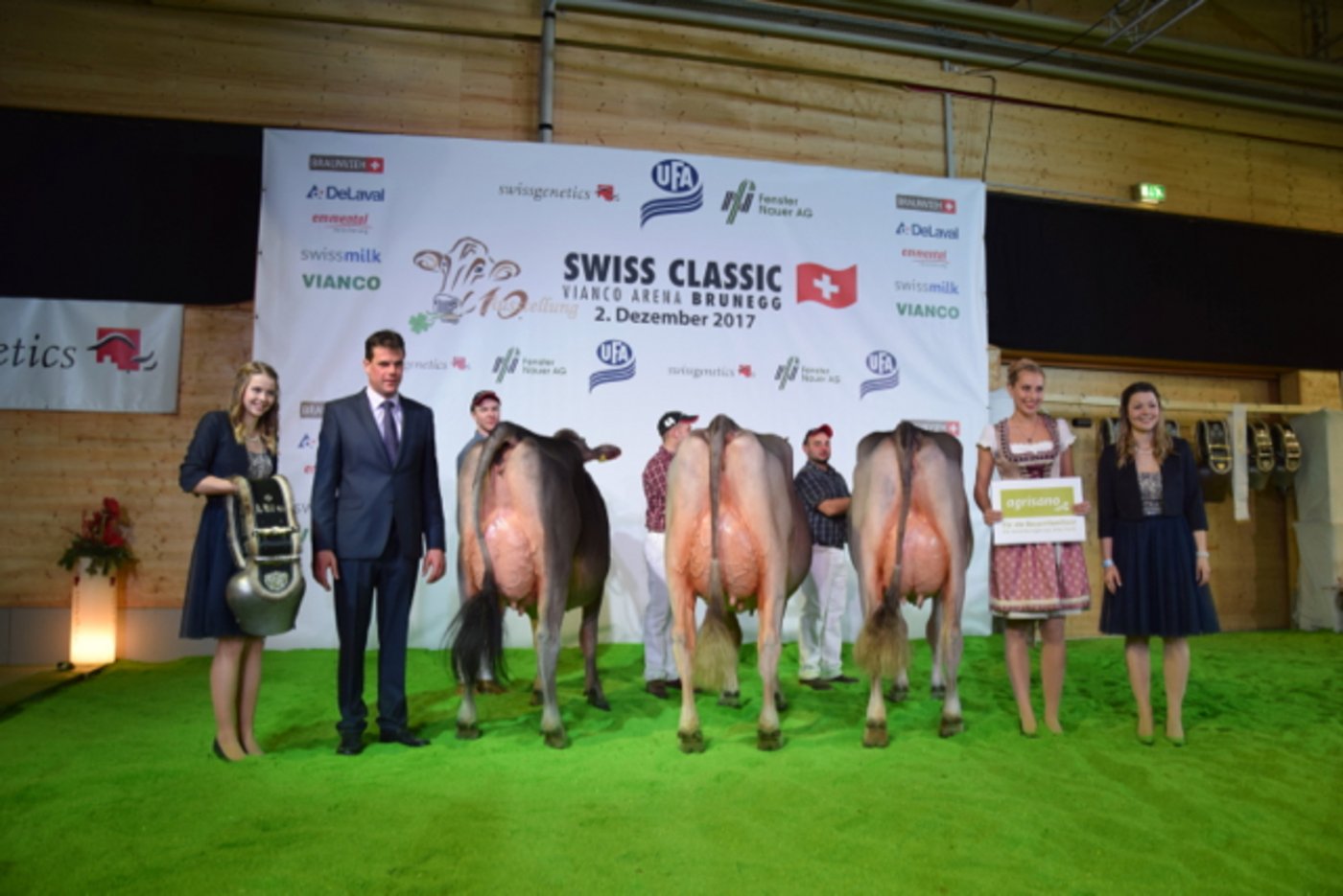 Junior Schöneuter Sieger von Links: Big Star Balance, Josef Portmann, Schüpfheim LU. 2. Rang: Kli Dabora, Nicola Pedrini, Airolo TI. 3. Rang: Blooming Coni ebenfalls von Pedrini.  