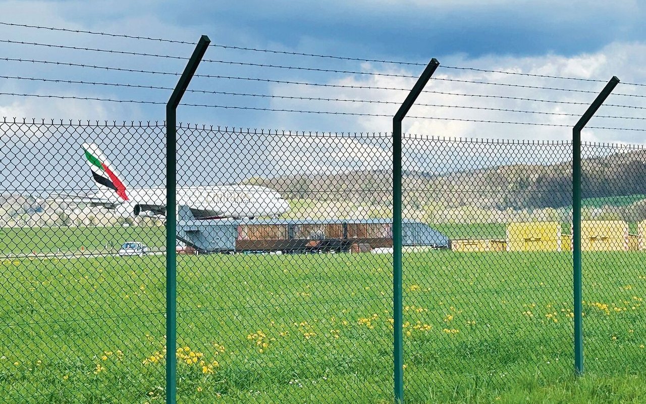 Rund um den Flughafen Zürich sind Moorlandschaften und Naturschutzgebiete. Mit der geplanten Pistenverlängerung wird die Glatt verlegt und revitalisiert sowie auf einem Teilstück eingedolt.