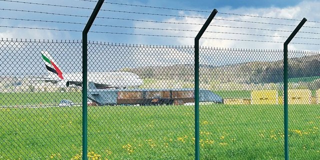Rund um den Flughafen Zürich sind Moorlandschaften und Naturschutzgebiete. Mit der geplanten Pistenverlängerung wird die Glatt verlegt und revitalisiert sowie auf einem Teilstück eingedolt.