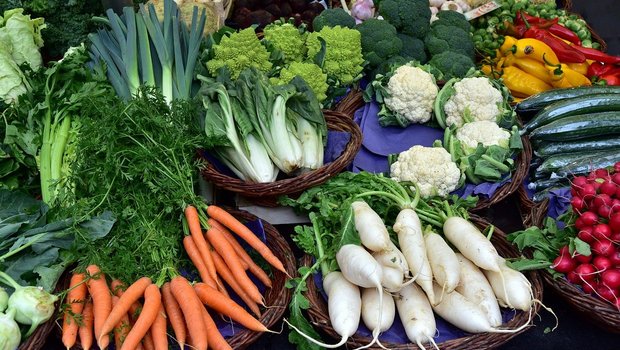 Auch im Juni war die Nachfrage nach Gemüse im Schweizer Detailhandel noch deutlich höher als im Vorjahr. (Bild Pixabay)
