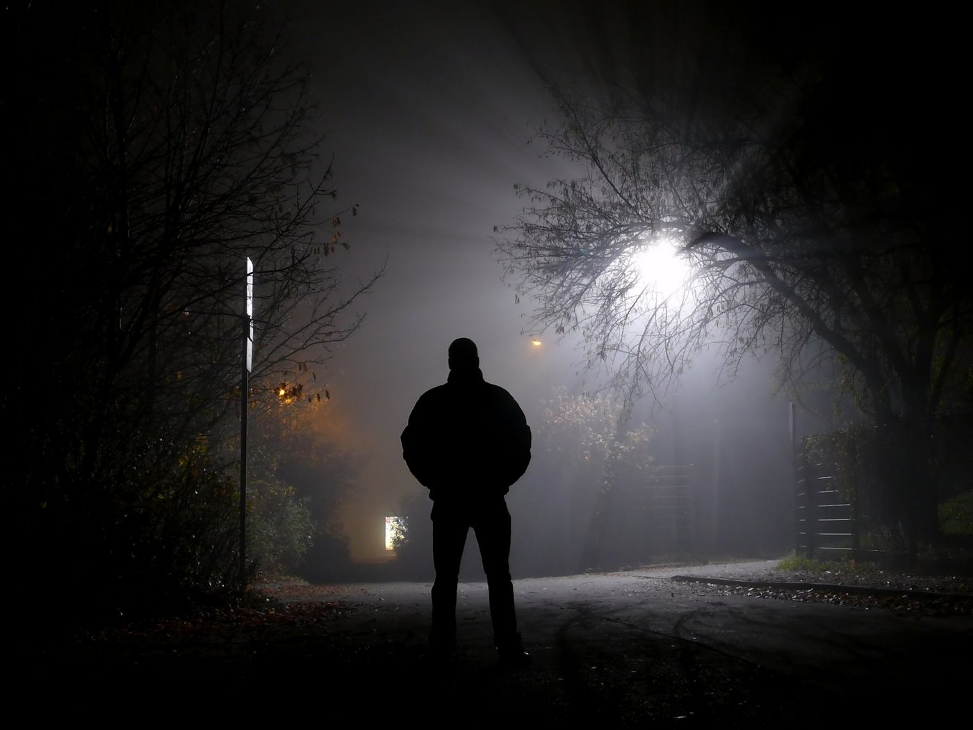 Der mutmassliche Täter soll schon bei Nacht in den Hofladen eingedrungen sein. (Symbolbild Lutz Stallknecht / pixelio.de)