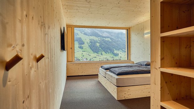 Ein Hotel-Traum für jeden Holzliebhaber ist in Adelboden entstanden. Das schöne Bild wird jedoch durch den Umstand getrübt, dass nicht heimisches Holz für den Bau verwendet wurde. (Bild ©Baulink AG)