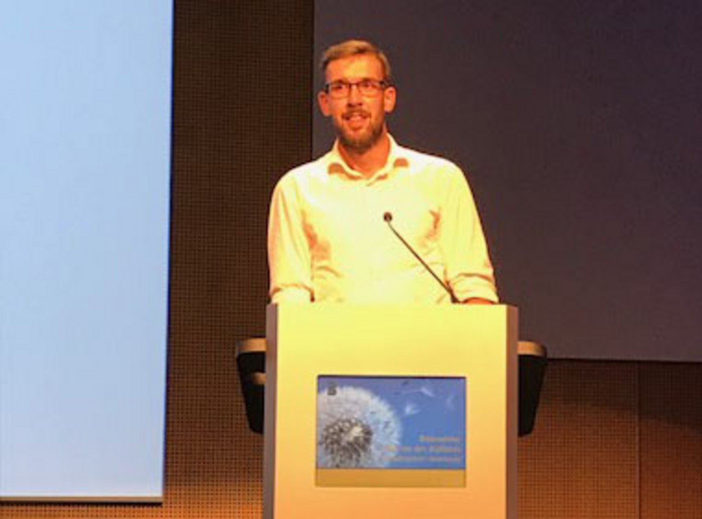 Sebastian Hagenbuch, Spezialpraktikant bei der "grünen", holte sich den Preis für den besten Bachelorabschluss. (Bild akr)