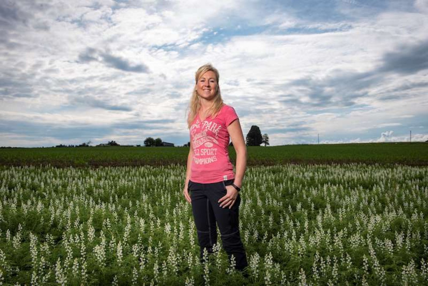 Der Hof von Linda Kelly und ihrer Familie liegt in der Nähe des Bodensees. Auf 170 ha Ackerfläche bauen sie Weizen, Gerste, Leguminosen, Körner- und Silomais an. 
