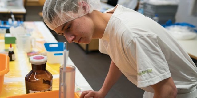 Mauritius Koller hat an der Ostschweizer Meisterschaft für Milchtechnologen die beste Leistung erbracht. (Bilder zVg)