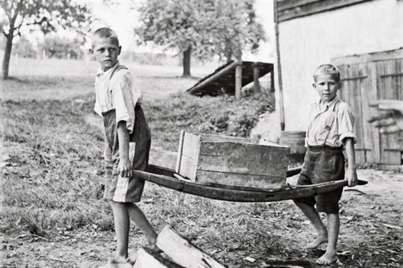 Verdingkinder 1944 in der Erziehungsanstalt Sonnenberg. (Bild: Paul Senn, FFV, Kunstmuseum Bern, Dep. GKS. © GKS) 