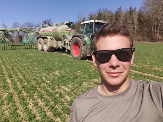 Lehrlingsalltag: Die Suche nach Gülleabnehmern Florian von Rotz aus Dändlikon ZH ist in der Zweitausbildung und befindet sich im zweiten Lehrjahr zum Landwirt. (Bild zVg)