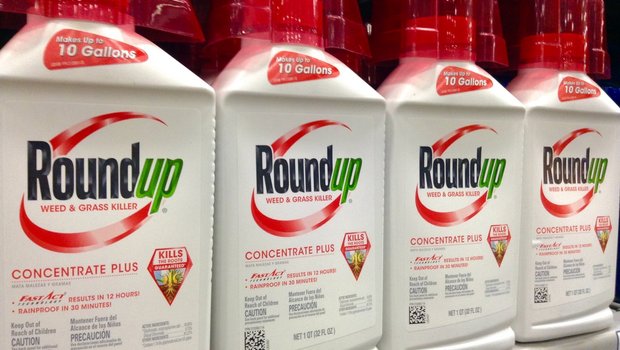 Roundup-Produkte enthalten den Wirkstoff Glyphosat enthalten. (Bild Mike Mozart)