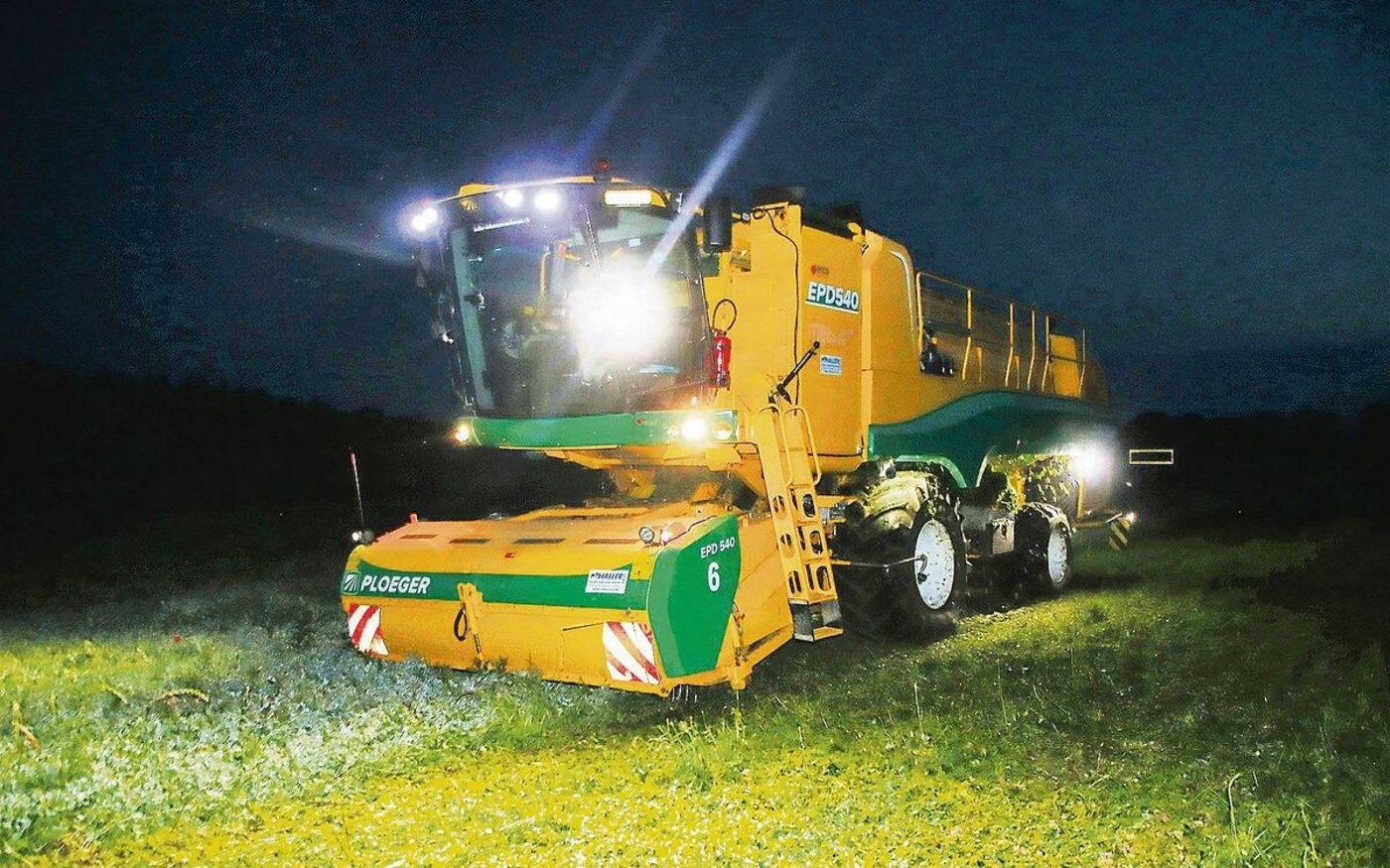 Spezielle Erntemaschine: Der Anbau von Erbsen für den menschlichen Verzehr stellt besondere Anforderungen an die Landtechnik.  