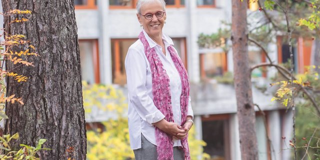 Ursula Popp lebt und arbeitet im Lasalle-Haus in Bad Schönbrunn. (Foto: Pia Neuenschwander)