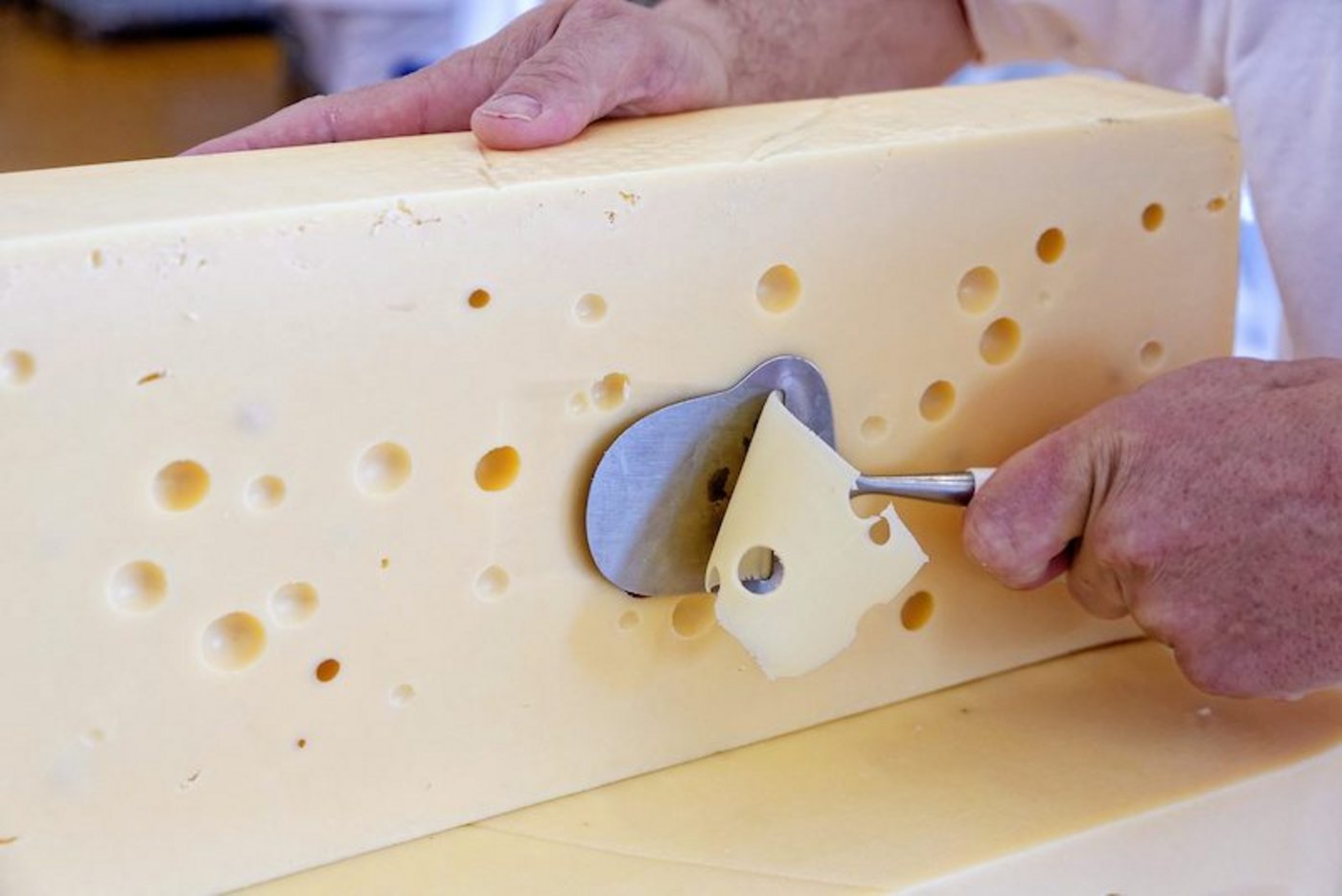 Amerikaner mögen Grosslochkäse, den Switzerland Swiss. Ihre Nachfrage liess den Emmi-Standort in Landquart GR wachsen.