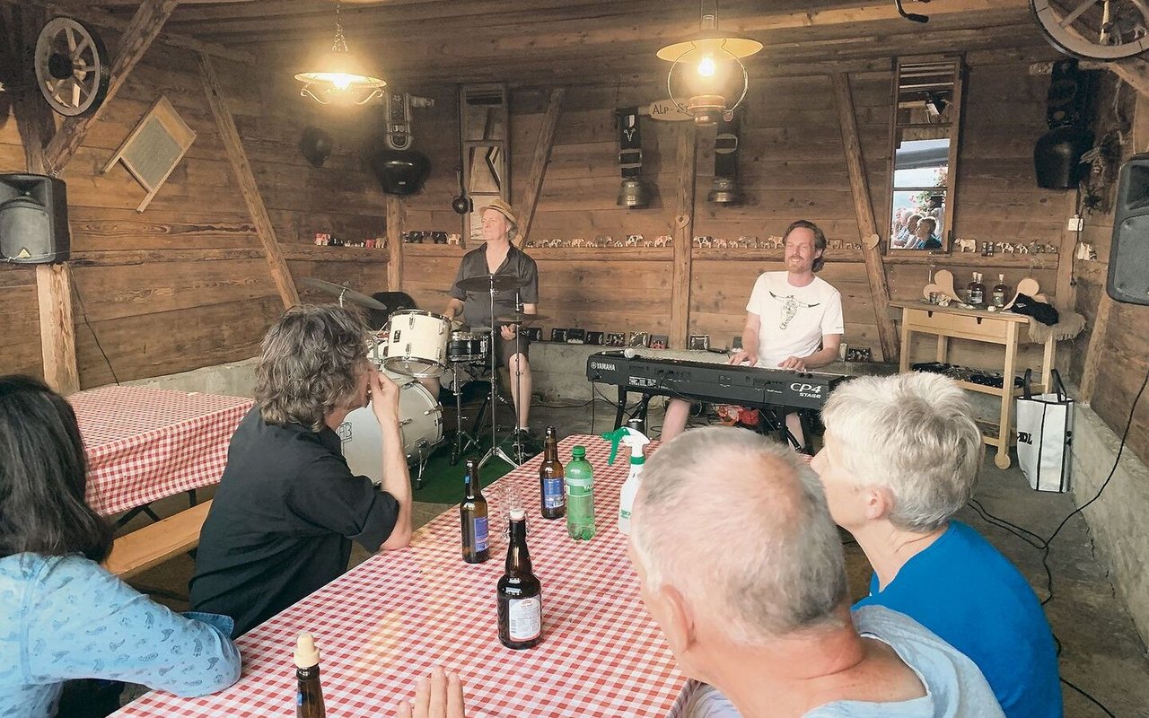 Ein Boogie-Woogie-Konzert vom Feinsten gab es Anfang Juli auf dem Hof Obermettlen – und vorher Burger vom rätischen Grauvieh. 