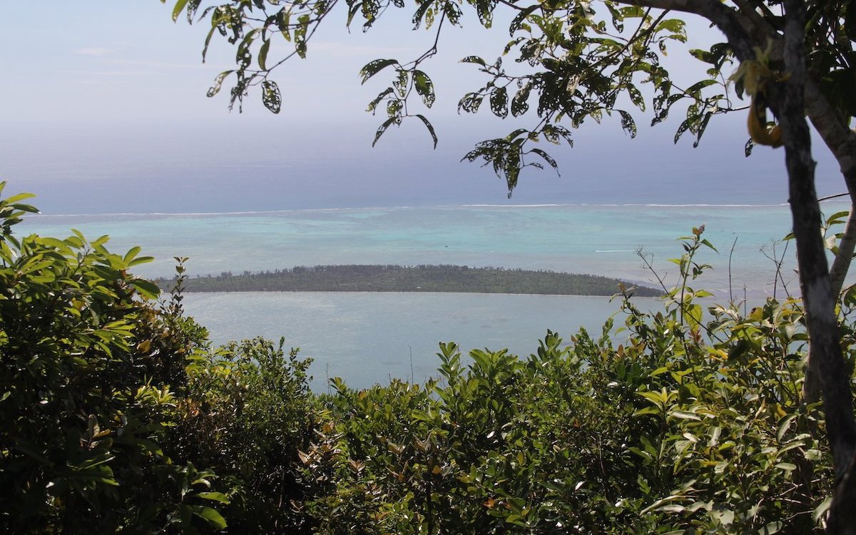 Sicht von der Insel Mauritius aus auf den Indischen Ozean. 
