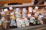 Die Chäsi Muri bietet aus fast jedem Kanton der Schweiz einen Käse an. 