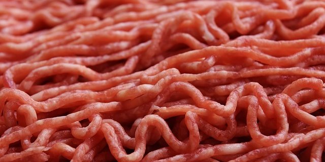 Der Pro-Kopf-Konsum von Fleisch ist in der Schweiz mit 52,1 Kilogramm geringer als in Deutschland mit 60,1 Kilogramm pro Kopf. (Bild Pixabay)