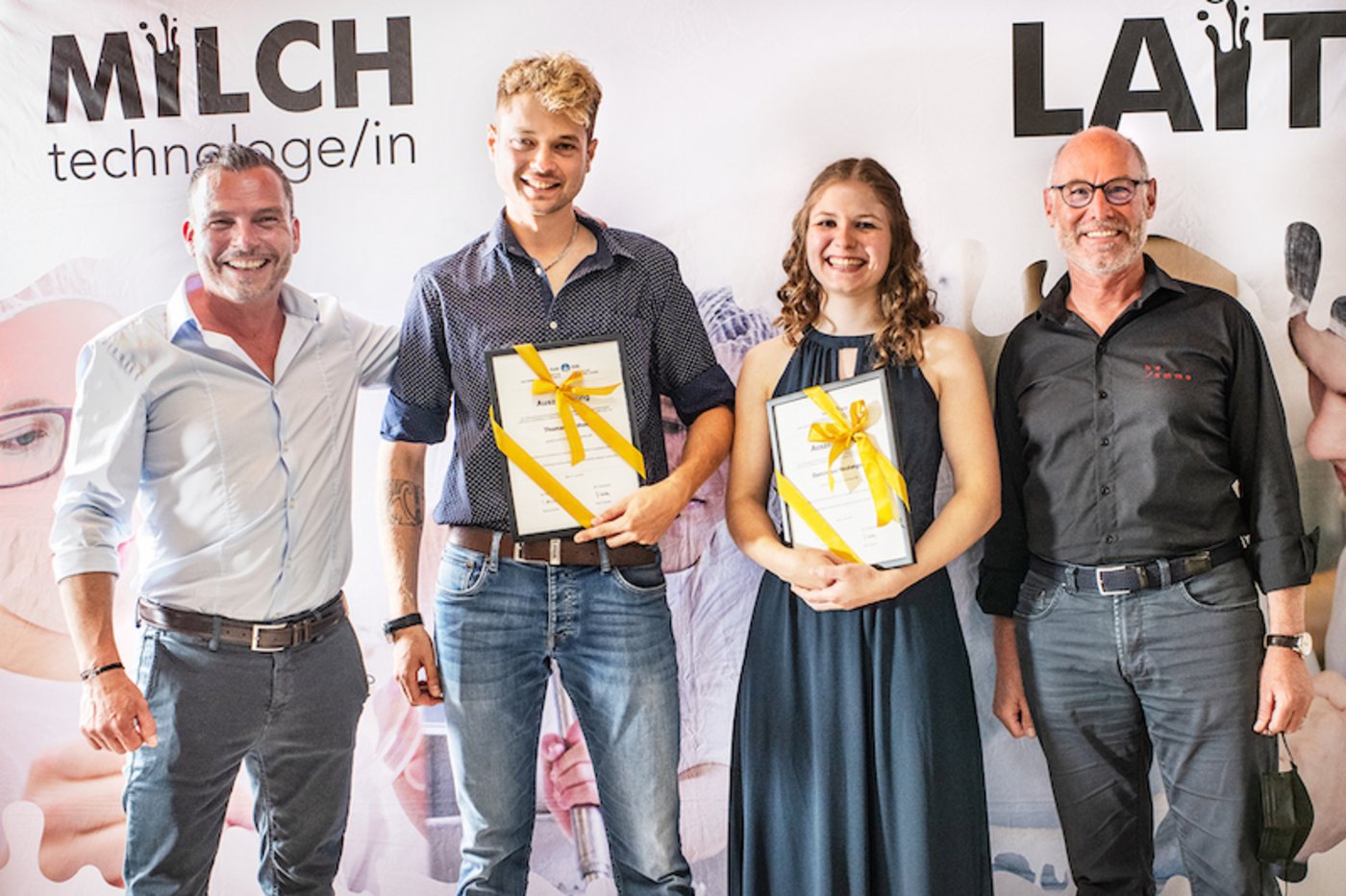 Thomas Leuthold und Dominique Heuberger wurden für ihre besonders guten Noten ausgezeichnet. (Bilder SMV)