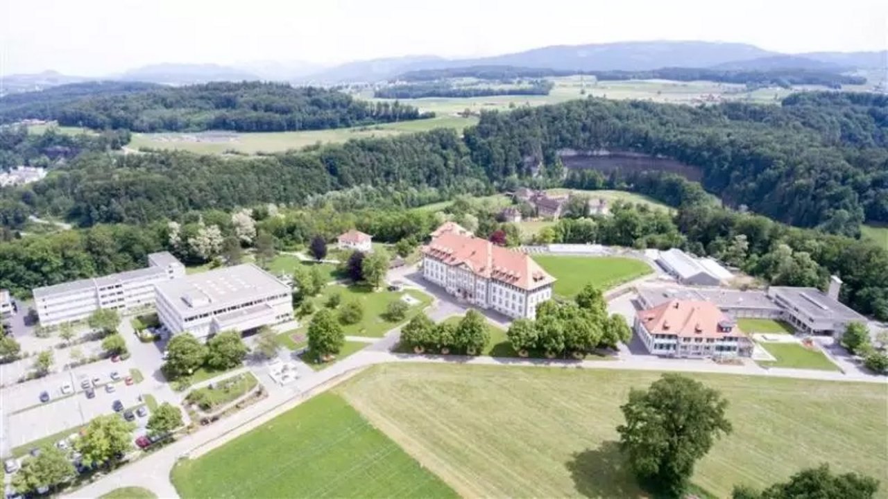 Der Campus Grangeneuve-Posieux des Land- und Forstwirtschaftsinstituts des Kantons Freiburg soll zukünftig die Dreh- und Angelpunkt der Schweizer Landwirtschaft sein. (Bild ILFD)