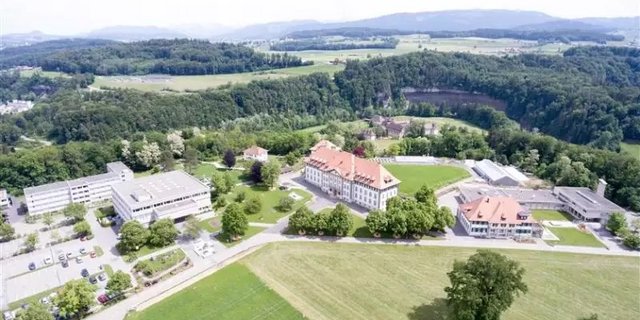 Der Campus Grangeneuve-Posieux des Land- und Forstwirtschaftsinstituts des Kantons Freiburg soll zukünftig die Dreh- und Angelpunkt der Schweizer Landwirtschaft sein. (Bild ILFD)