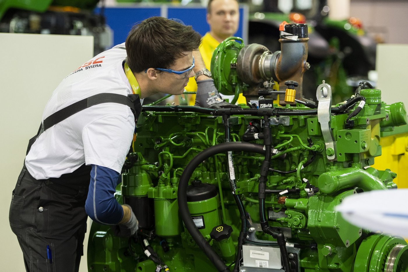Simon Rüedi im Einsatz an den Euro Skills in Budapest. (Bilder Agrotec Suisse)