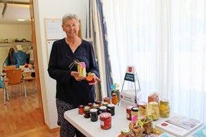 Nichts wird weggewor Nichts wird weggeworfen: Was nach der Verteilung der Lebensmittel übrig bleibt, verarbeitet Yvette Kohler zu haltbaren Produkten.