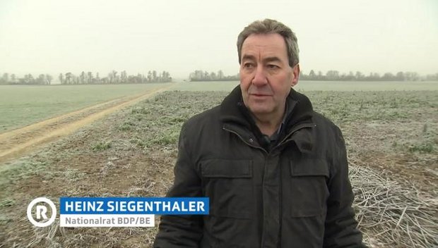 Landwirt und BDP-Nationalrat Heinz Siegenthaler steht für den Anbau von Hanf ein. (Bild SRF) 
