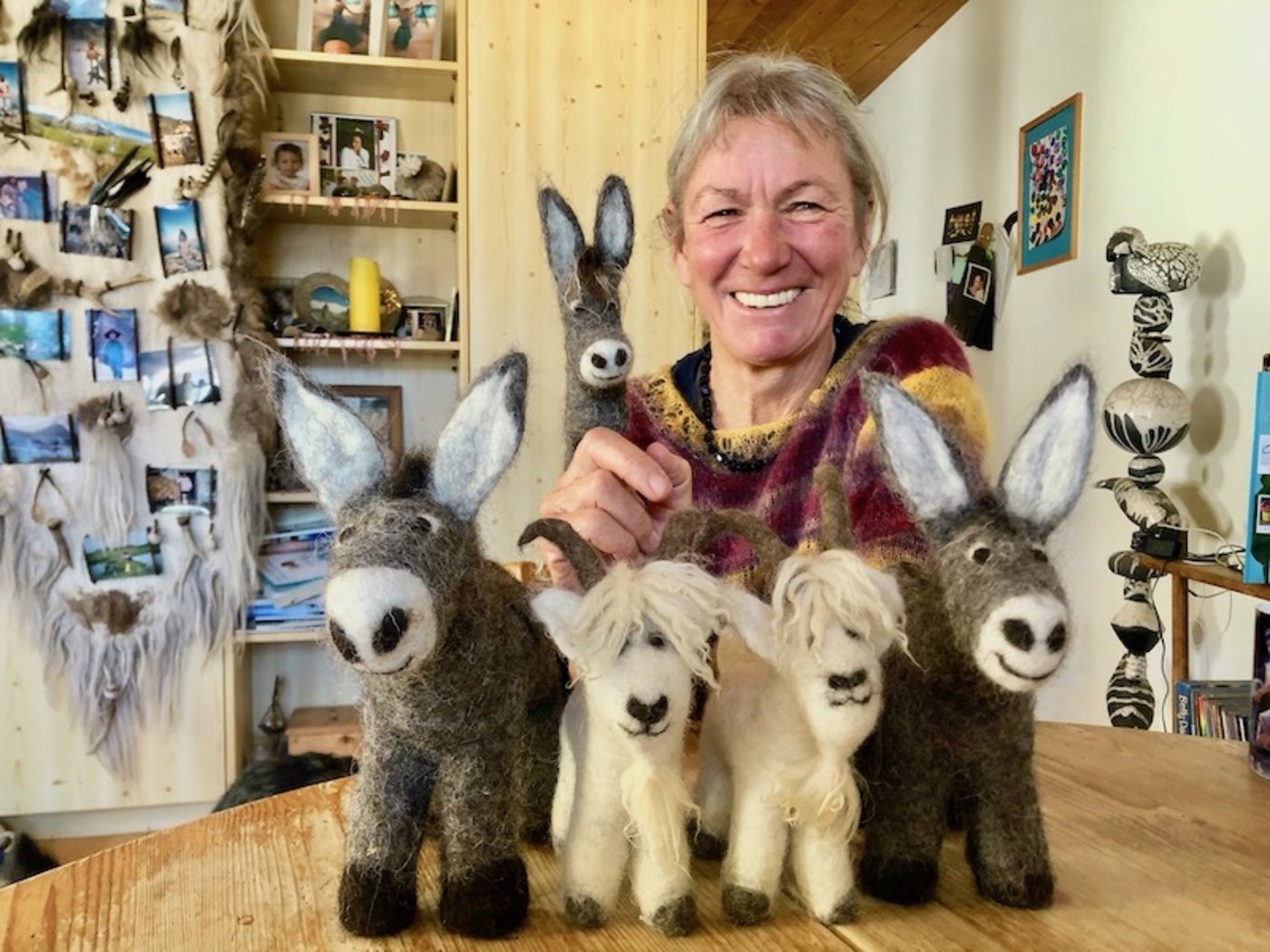 Nebst Hausschuhen und Hüten filzt Gaby Famos vor allem Filztiere.