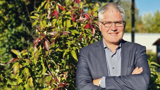 Christian Hofer hat grosses Verständnis für die Bauernfamilien. Er weiss, dass der eingeschlagene Weg grosse Herausforderungen birgt und längst nicht alle damit einverstanden sind.