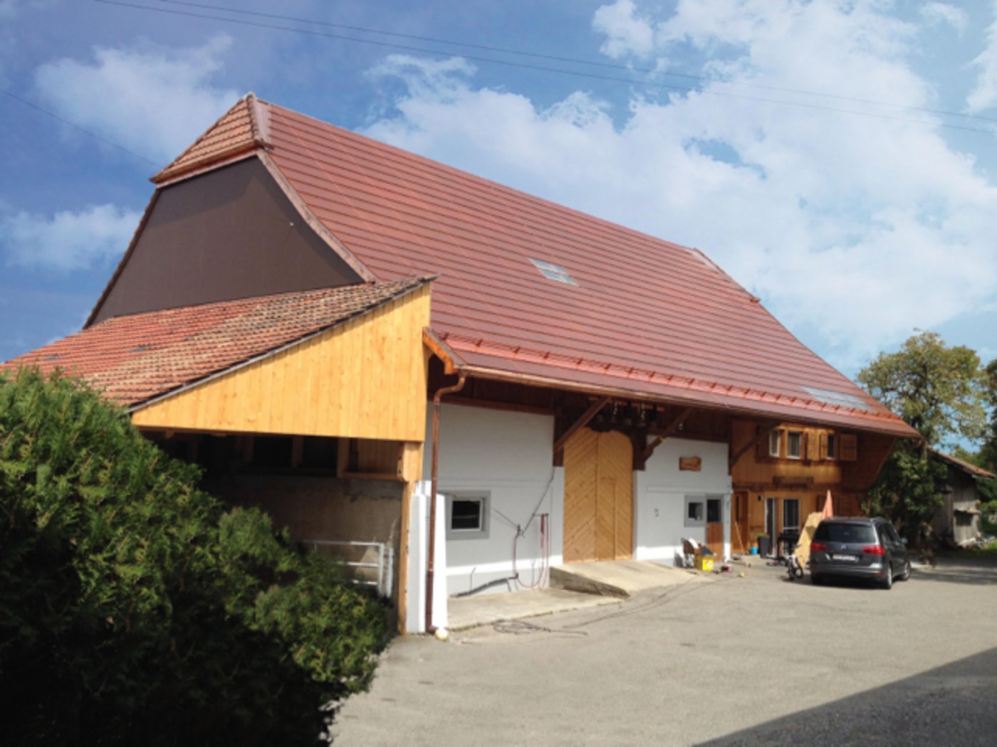 Das alte Bauernhaus mit den neuen Solarziegeln. (Bilder CSEM)
