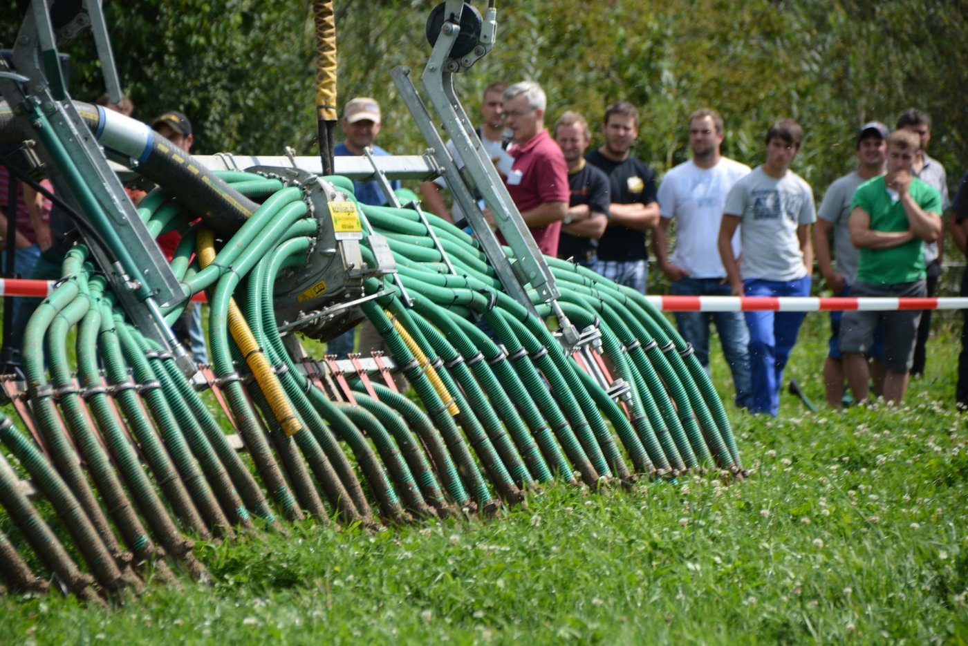 Die Maschinenvorführungen stiessen auf reges Interesse. (Bilder Armin Emmenegger)