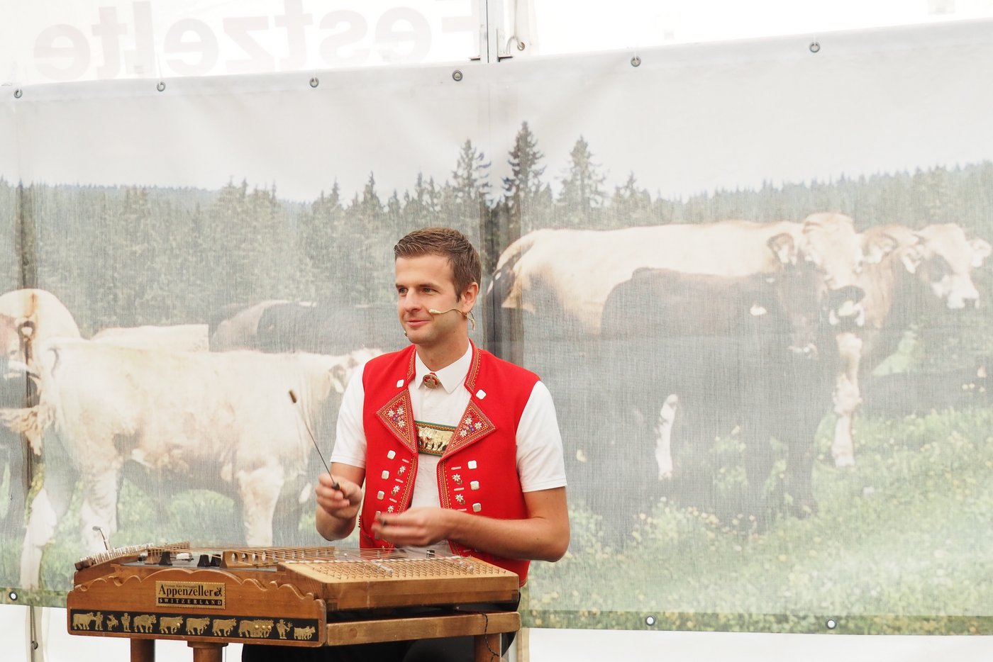 Nicolas Senn bei der Eröffnung der Beef.ch