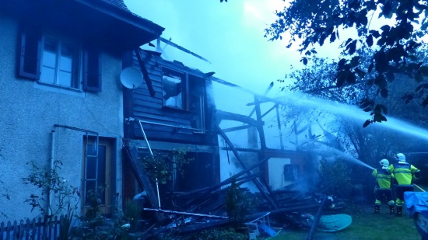 Den Wohnteil konnten die Feuerwehrleute retten. 