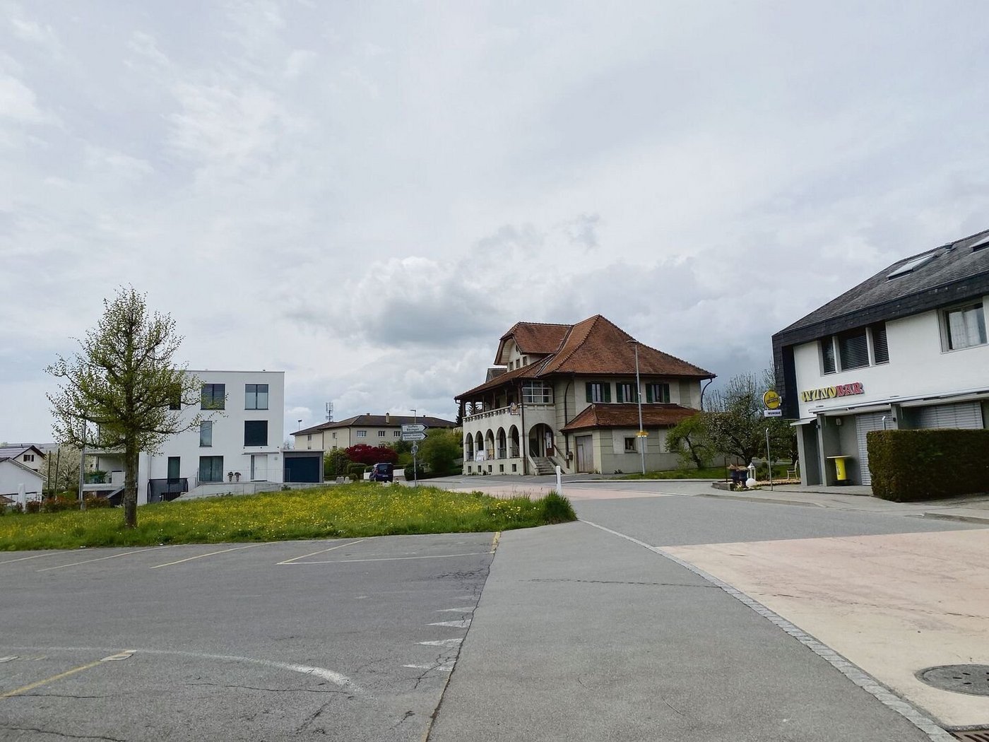 Wer in Isolation oder Quarantäne ist, sollte den Hof nicht verlassen. Dazu gehört auch, dass er oder sie nicht in die Käserei geht. 