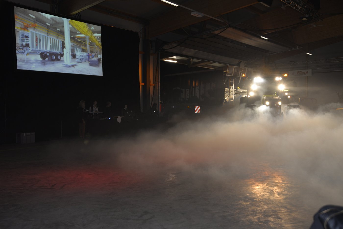 Licht und Nebel – und schon steht die Show.