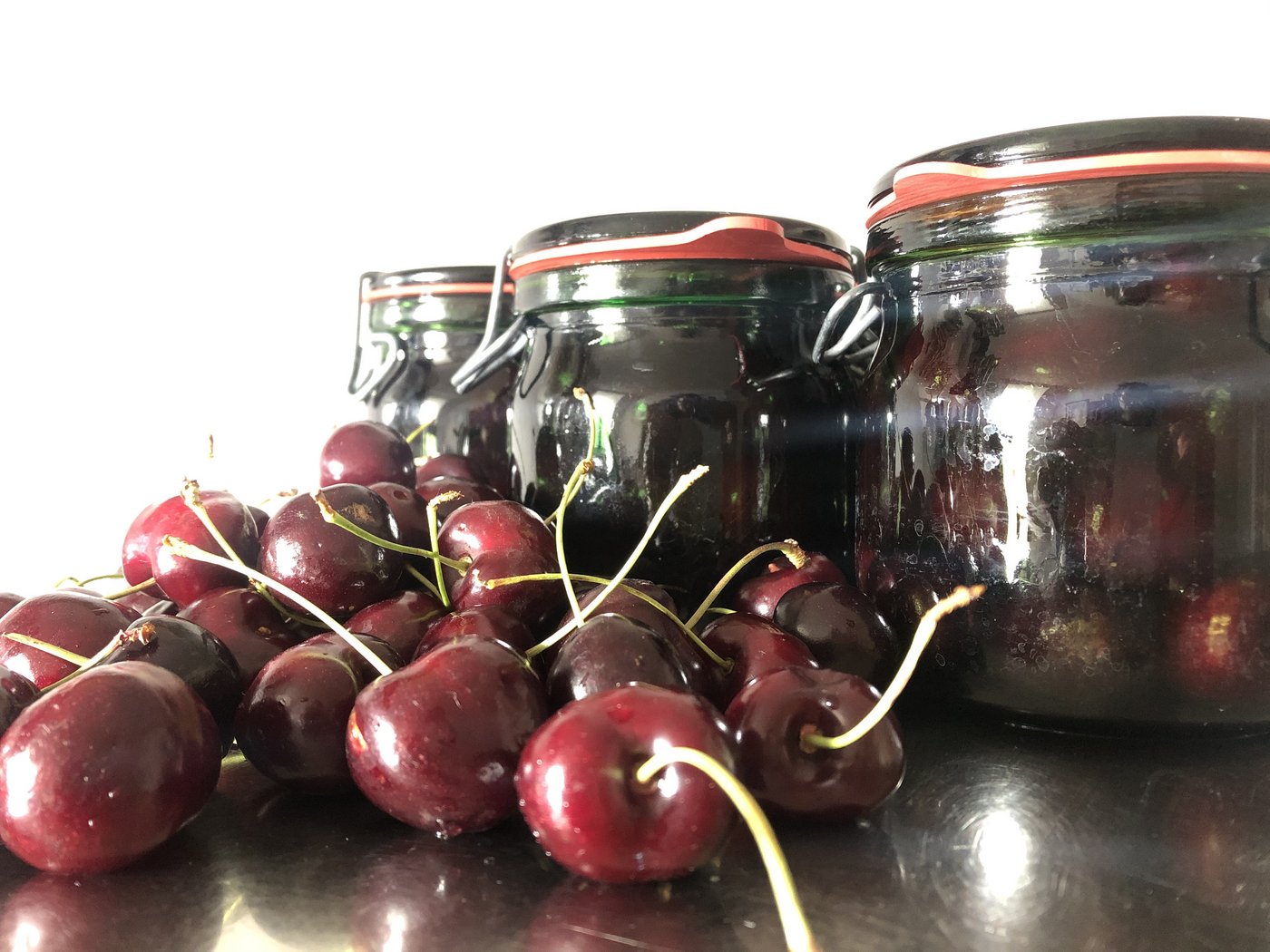 Ob Kirschen, Bohnen, Rhabarber oder Kürbis: Sehr viele Obstsorten, Beeren und Gemüse eignen sich fürs Sterilisieren. (Bild Esther Thalmann)