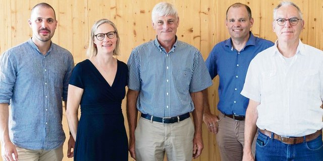 Die aktuelle vierköpfige Qualitas-Geschäftsleitung mit dem neuen Ehrenmitglied Jürg Moll (Mitte).