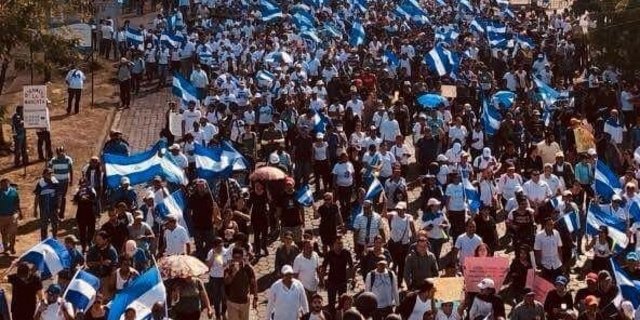 In Nicaragua protestieren Tausende Menschen gegen die Regierung. (Bild Mirka Lötscher)