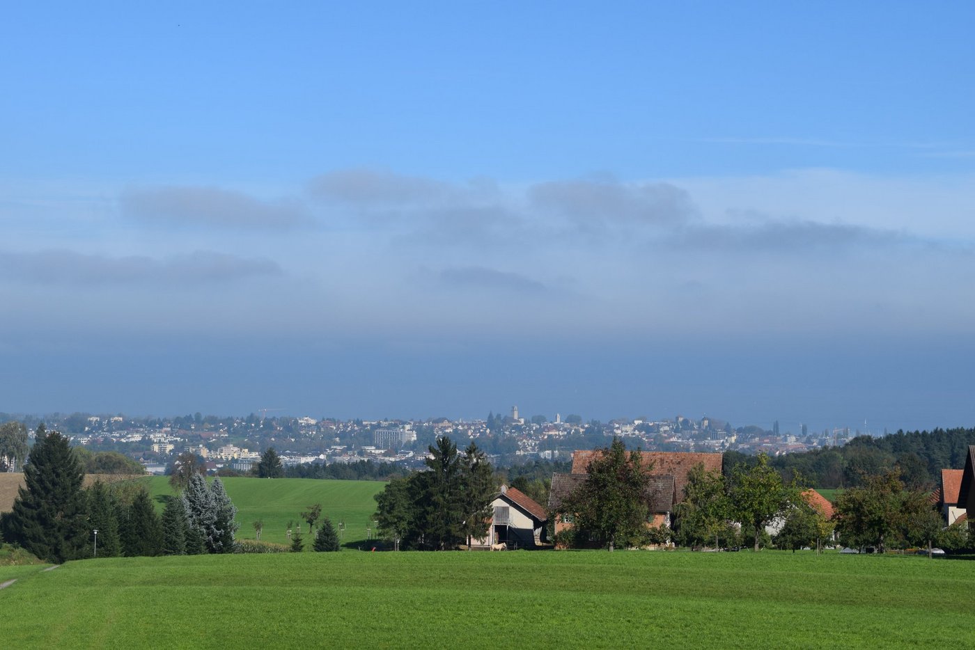 Bei Gewinnen aus dem Verkauf von Bauland erhalten Bauern keine Steuerprivilegien. (Bild BauZ)