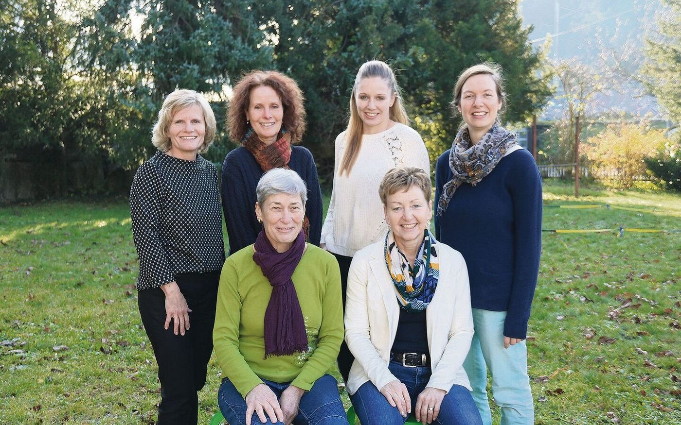 Hinten (v. l.): Brigitte Ryser, Claudia Bernet, Jasmin Schütz, Magdalena Hostettler, vorne (v. l.): Yvonne Brodmann, Nadia Barmettler.
