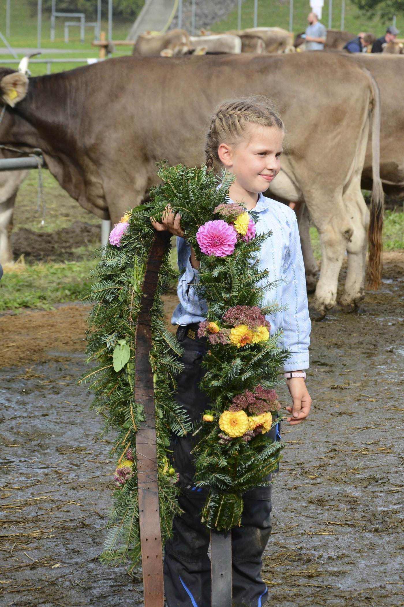  Auch die Jüngsten helfen fleissig mit.
