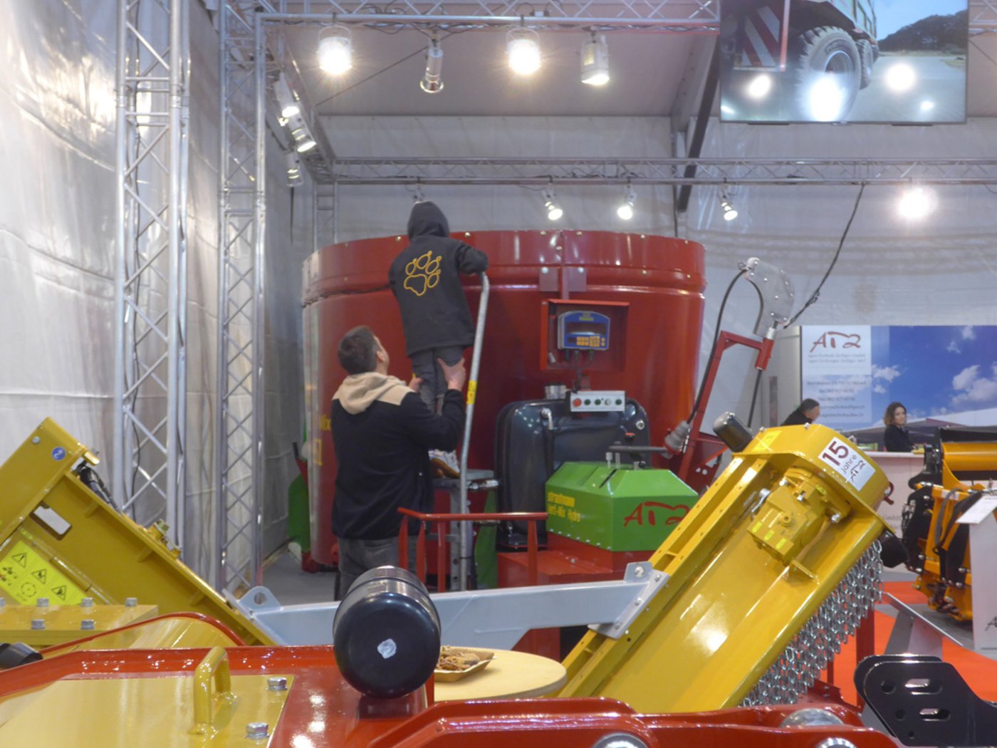 Vater und Sohn, eine häufig gesehene Kombination an der Agrama. (Bild akr)