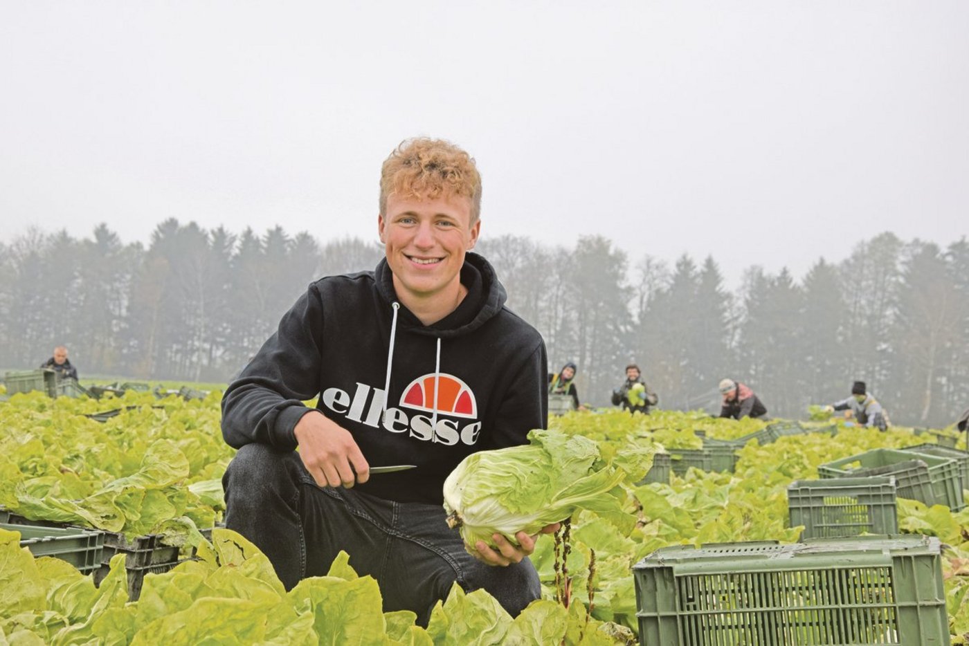 Weil Merlin Berner zum Zeitpunkt des Fotos die Berufsschule besuchte, stimmt die Arbeitskleidung nicht ganz. (Bilder jw)